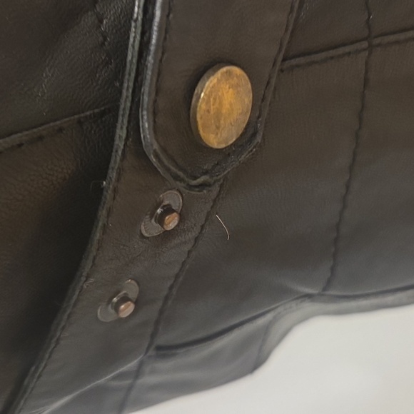 Leather vest with racoon collar - Picture 12 of 17